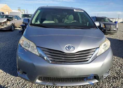 2011 Toyota Sienna Xle from USA, damaged, VIN 5TDYK3DC7BS008437